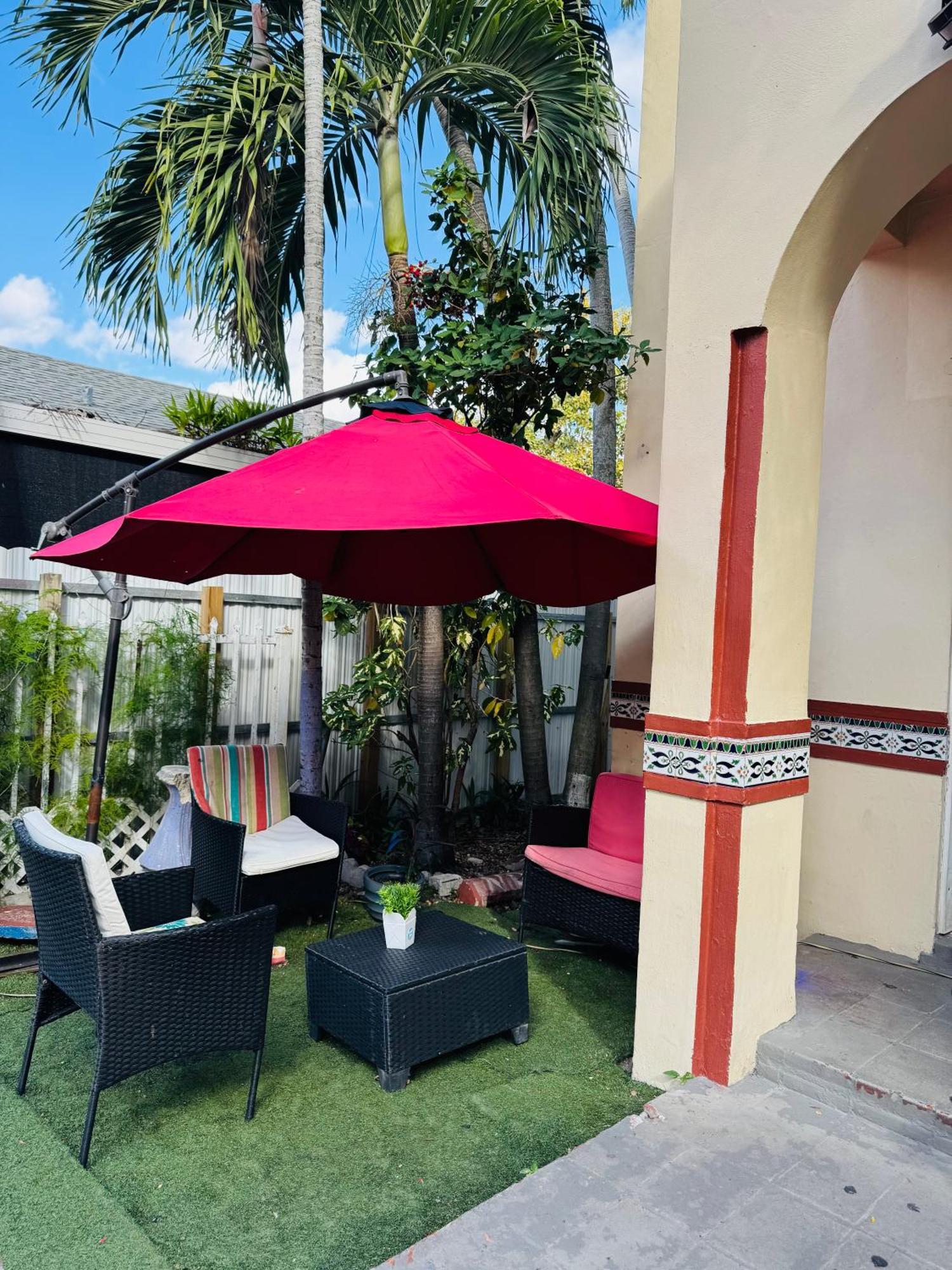 Beds & Sheets Little Havana マイアミ エクステリア 写真