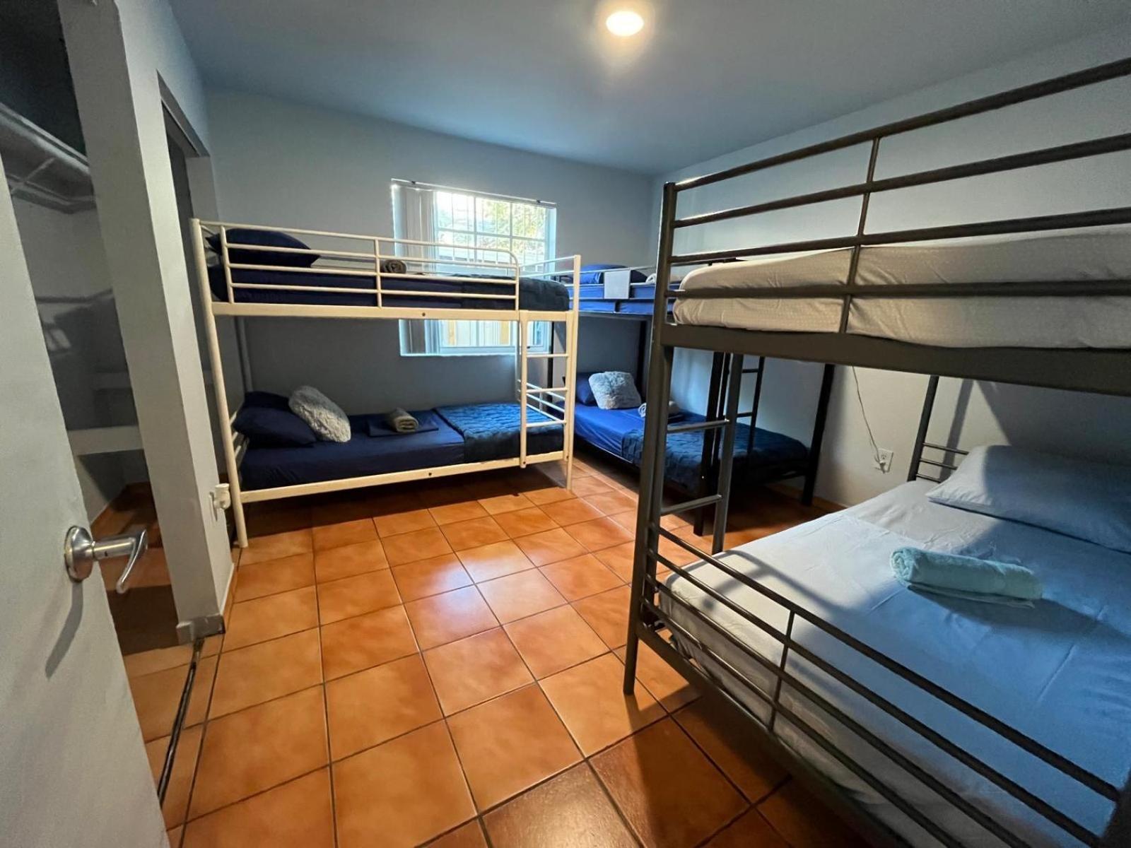 Beds & Sheets Little Havana マイアミ エクステリア 写真